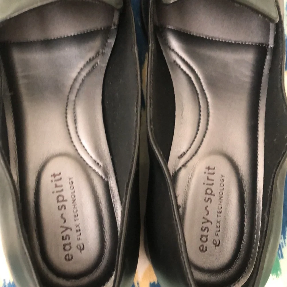 Easy Spirit Women's Black Slip-On “Geneva” Loafers